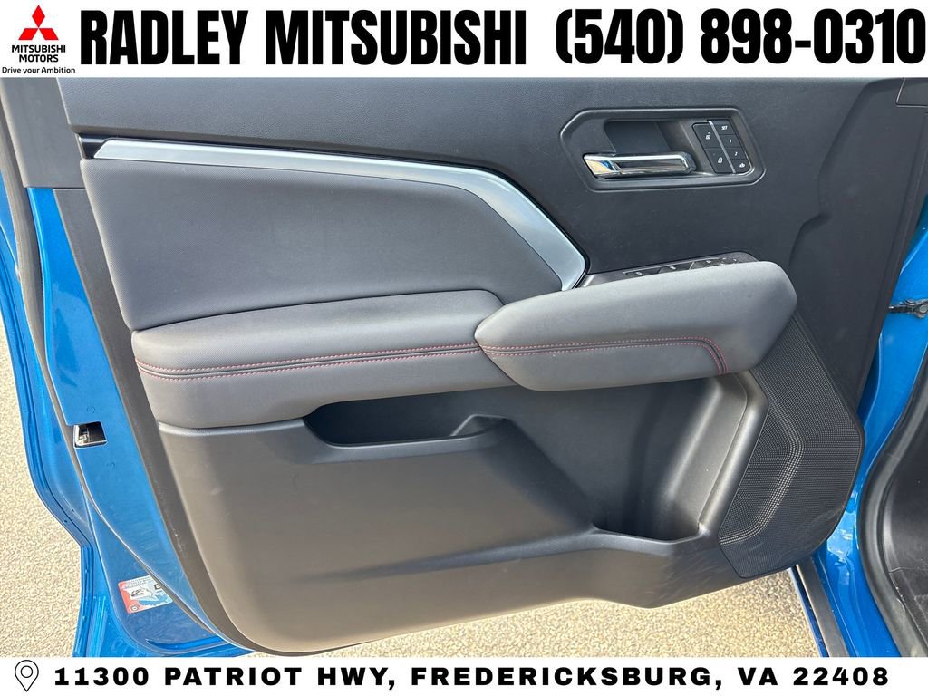 Used 2023 Chevrolet Colorado Z71 w/ Z71 Convenience Package 2 AWD/4WD image 5