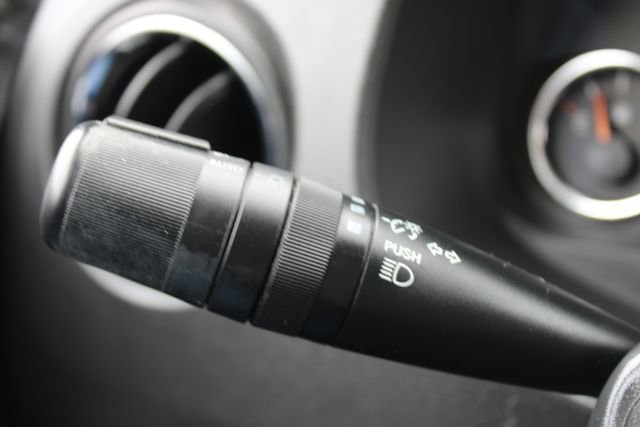 Used 2016 Jeep Compass Latitude image 28