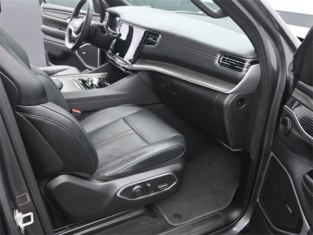 Used 2024 Jeep Wagoneer L Series II w/ Flexible Seating Group image 19