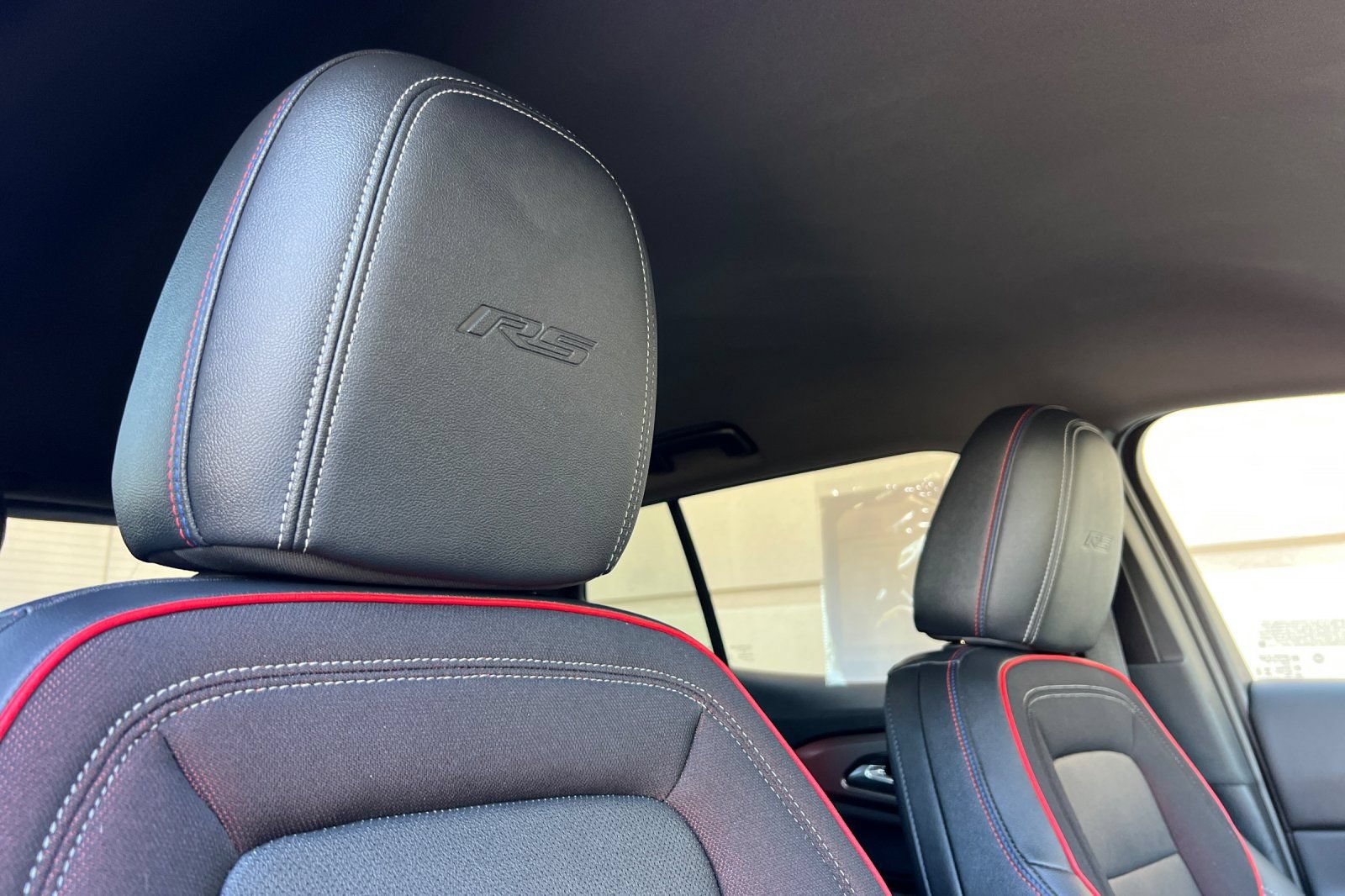 Used 2024 Chevrolet Equinox EV RS FWD image 25