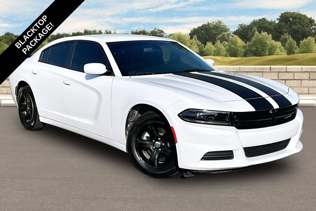Used 2022 Dodge Charger SXT RWD image 2