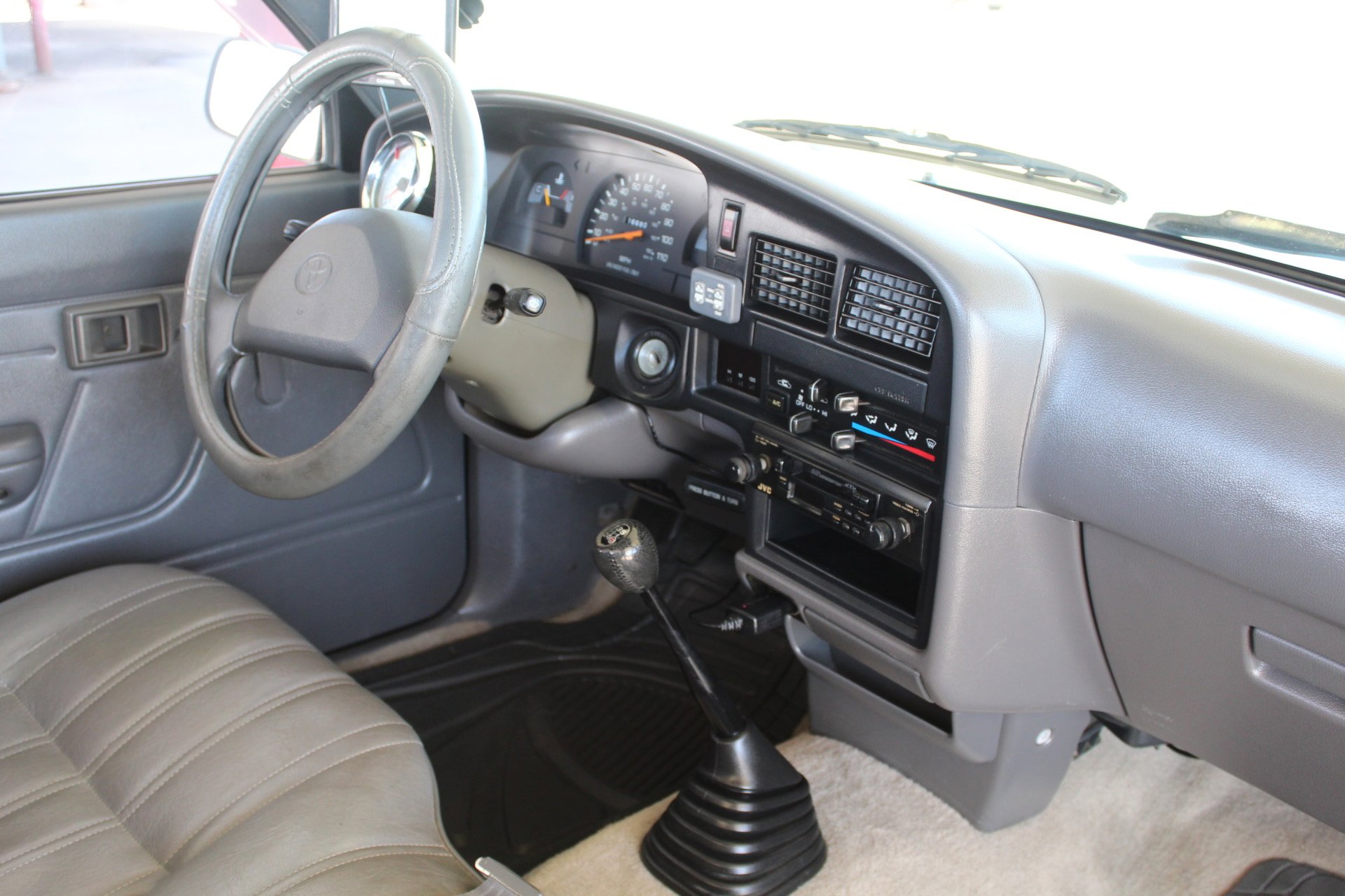 Used 1992 Toyota Pickup Deluxe RWD image 15