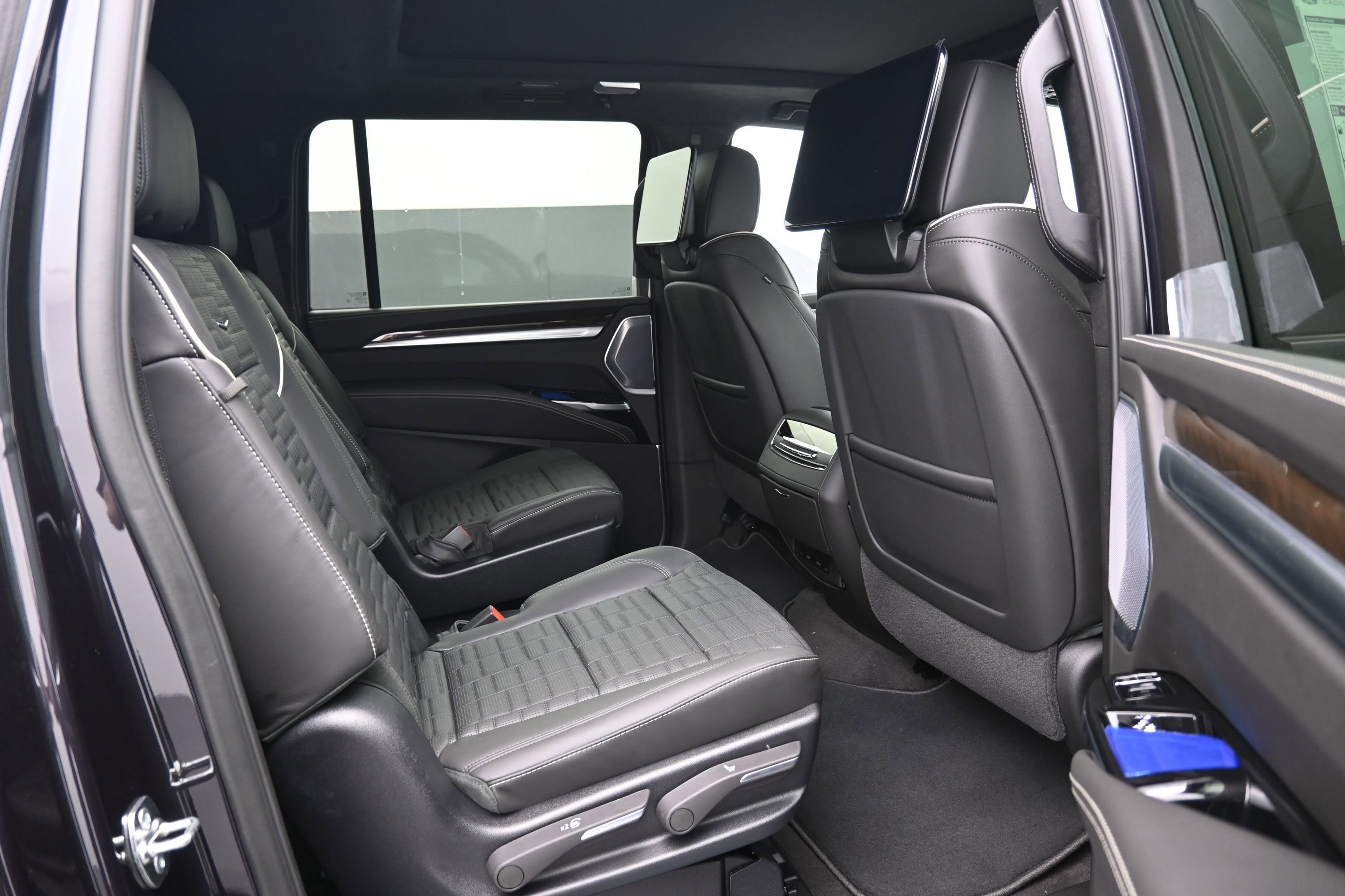 New 2026 Cadillac Escalade ESV Platinum Sport w/ LPO, Floor Liner Package AWD/4WD image 12