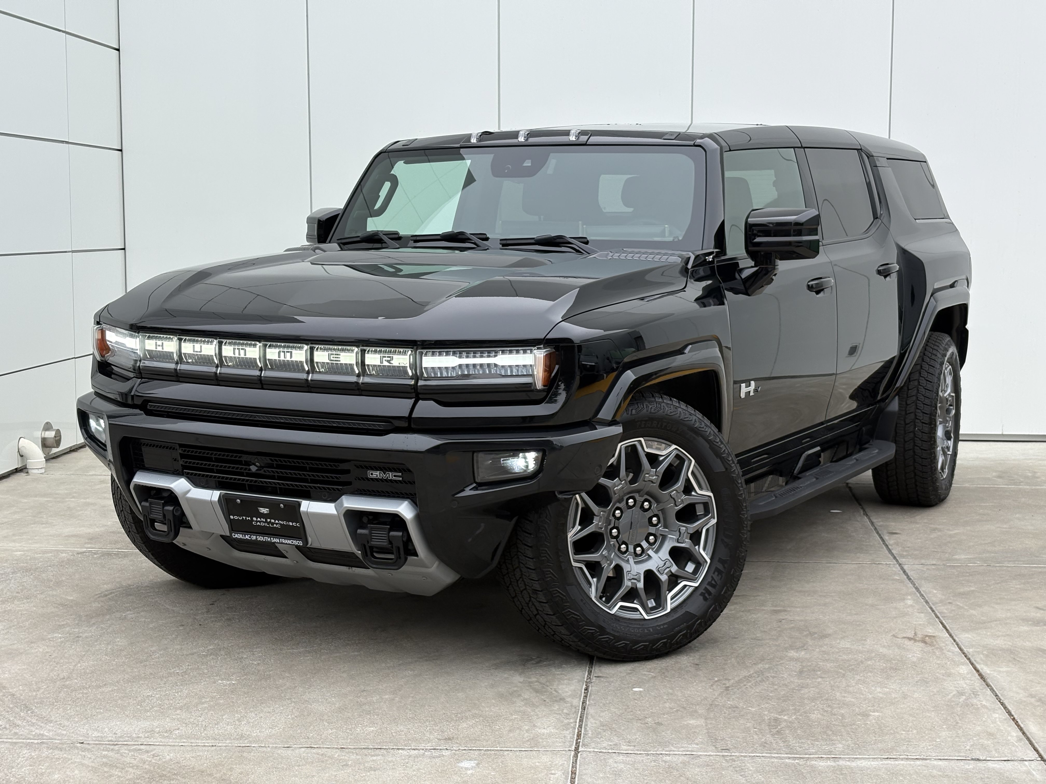 Used 2025 GMC Hummer EV 3X w/ LPO, Cargo Utility Package AWD/4WD image 2