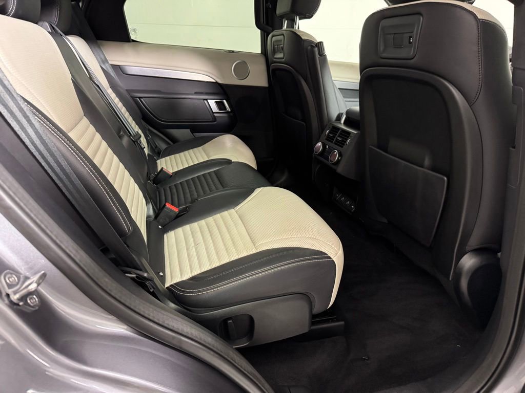 Used 2021 Land Rover Discovery S R-Dynamic AWD/4WD image 31