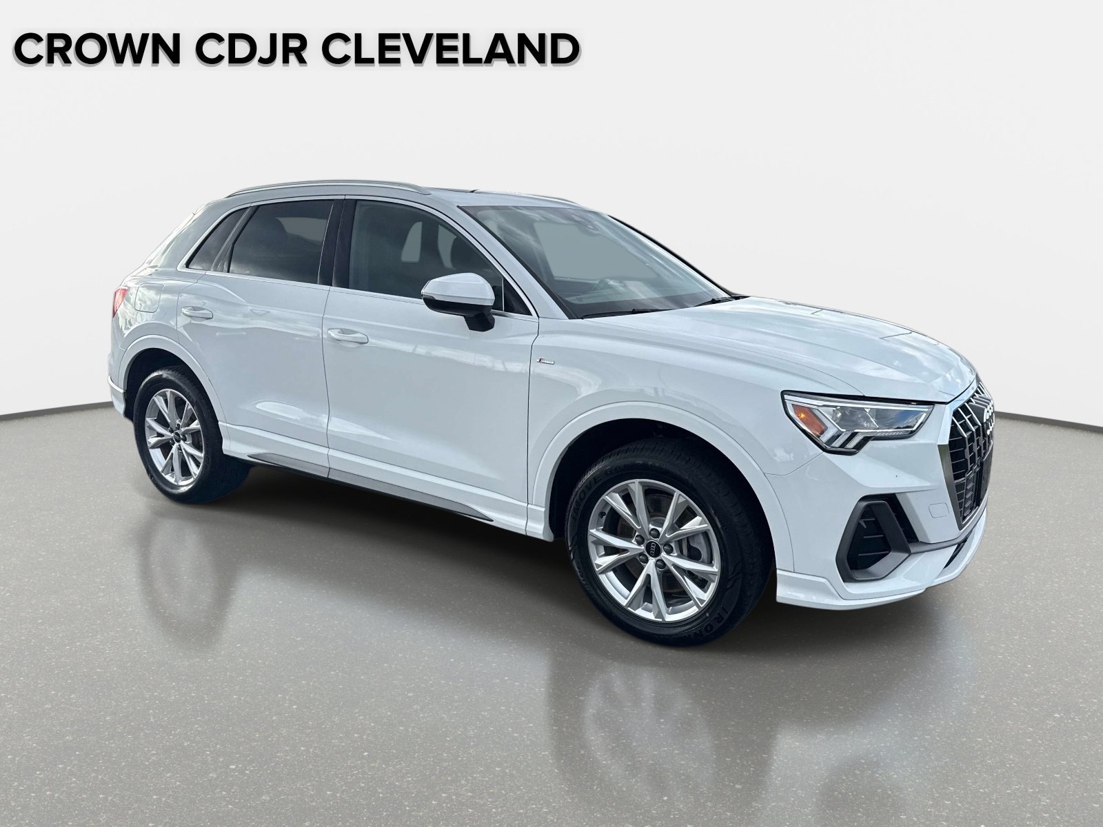 Used 2025 Audi Q3 2.0T Premium AWD/4WD image 2
