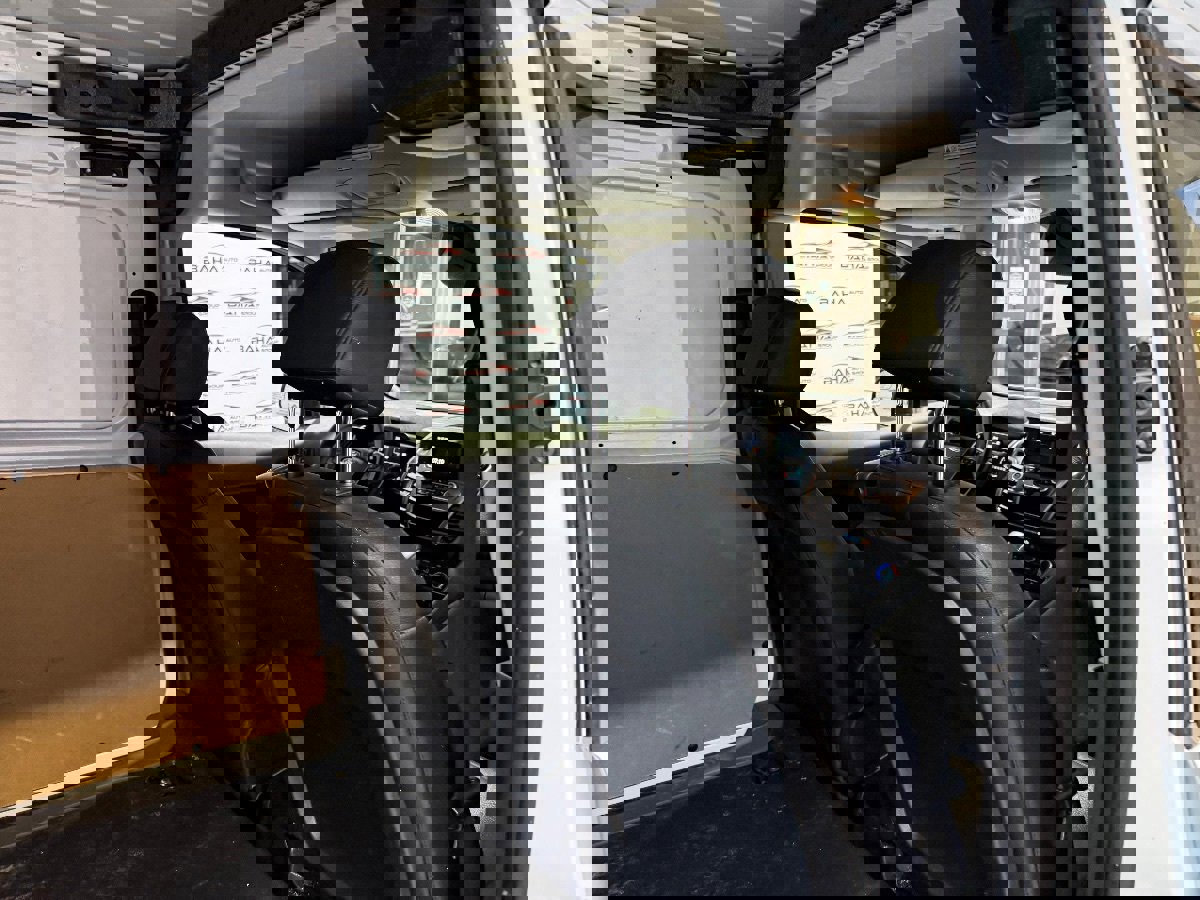 Used 2020 Ford Transit Connect XL image 39