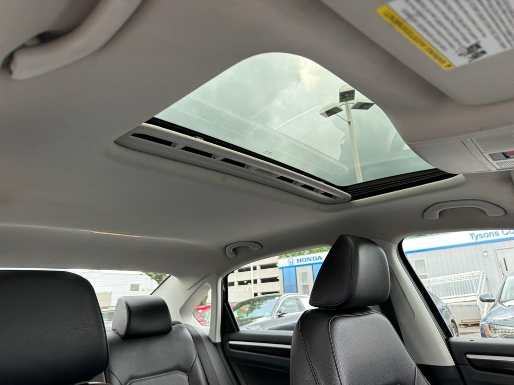 Used 2019 Volkswagen Passat 2.0T SE R-Line FWD image 10