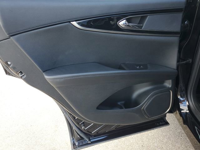 Used 2023 Lincoln Nautilus Reserve image 24