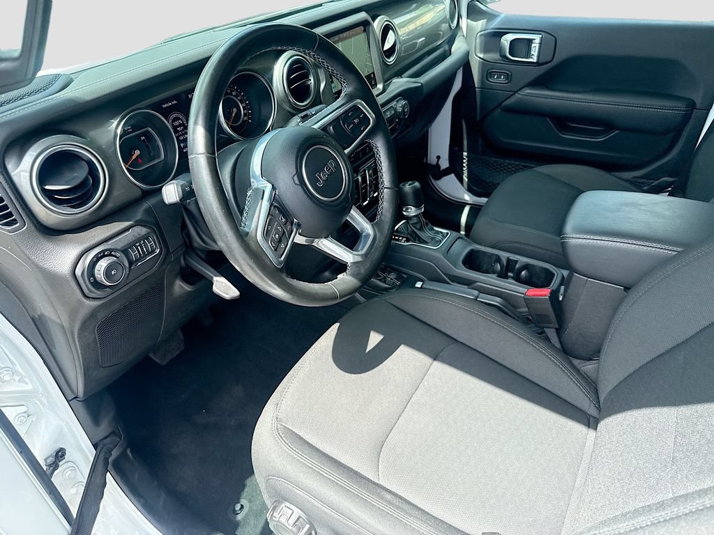 Used 2022 Jeep Wrangler Unlimited Sahara w/ LED Lighting Group AWD/4WD image 25