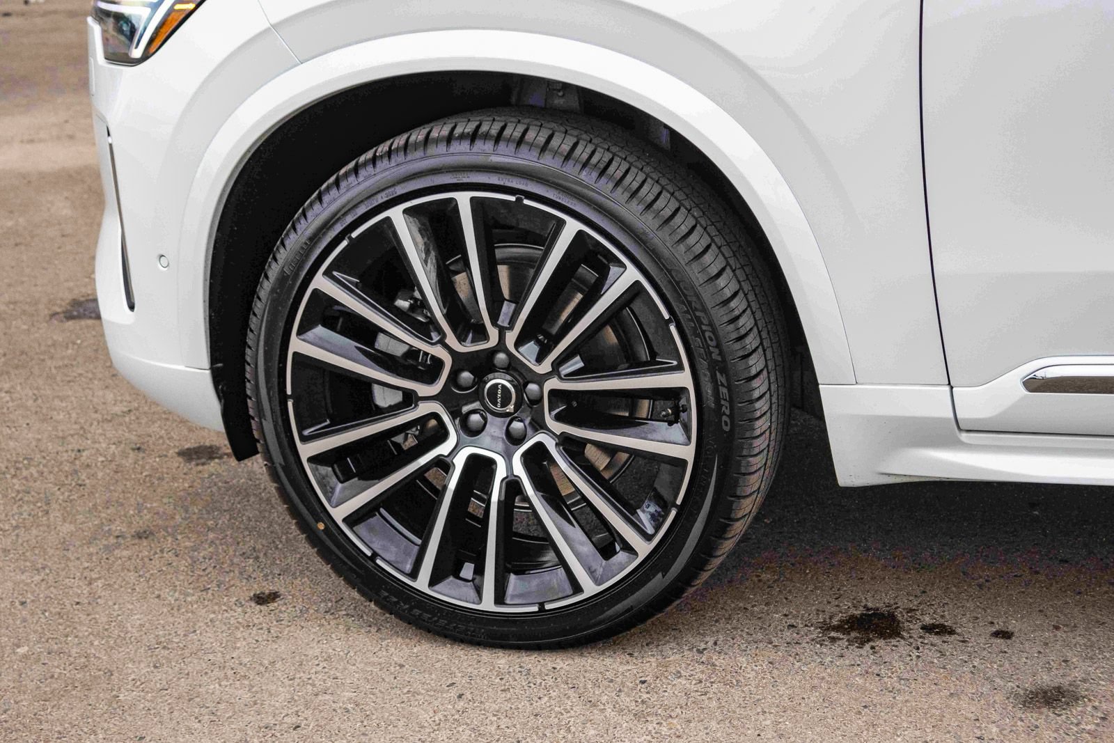 New 2026 Volvo XC90 B6 Ultra w/ Lounge Package AWD/4WD image 9
