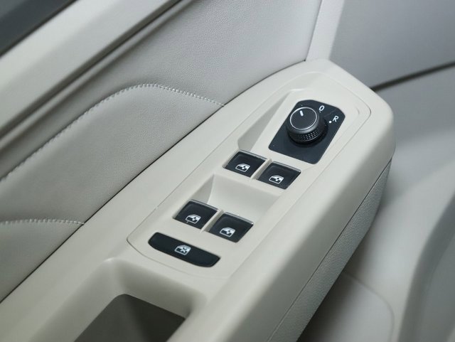 Used 2023 Volkswagen Atlas SE image 17