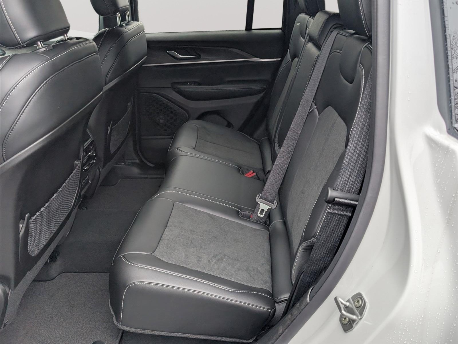 New 2026 Jeep Grand Cherokee Altitude AWD/4WD image 11