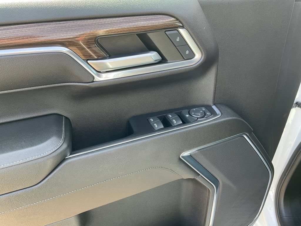 Used 2023 Chevrolet Silverado 1500 LT w/ Protection Package AWD/4WD image 18