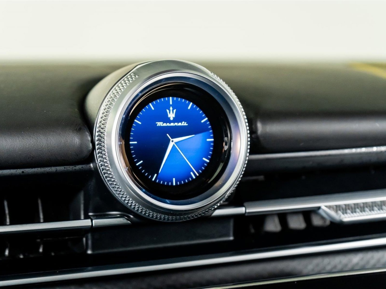 Used 2023 Maserati Grecale Modena image 41