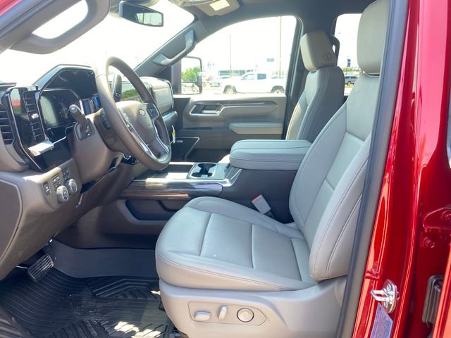 New 2026 Chevrolet Silverado 2500 LTZ w/ LTZ Convenience Package AWD/4WD image 9