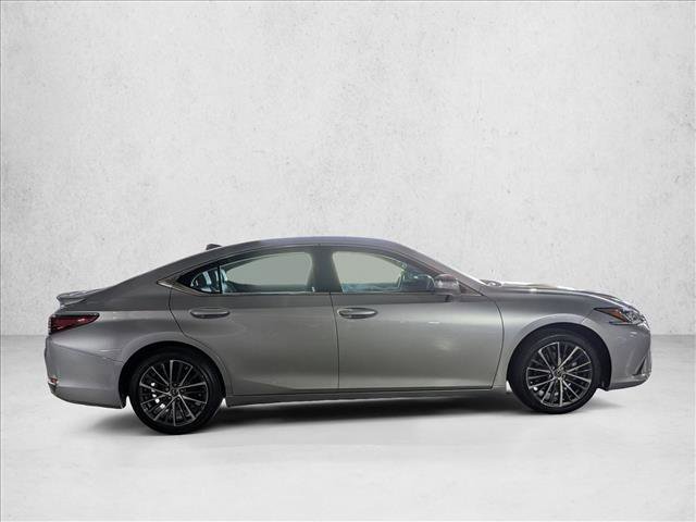 Used 2025 Lexus ES 300h w/ Premium Package image 4
