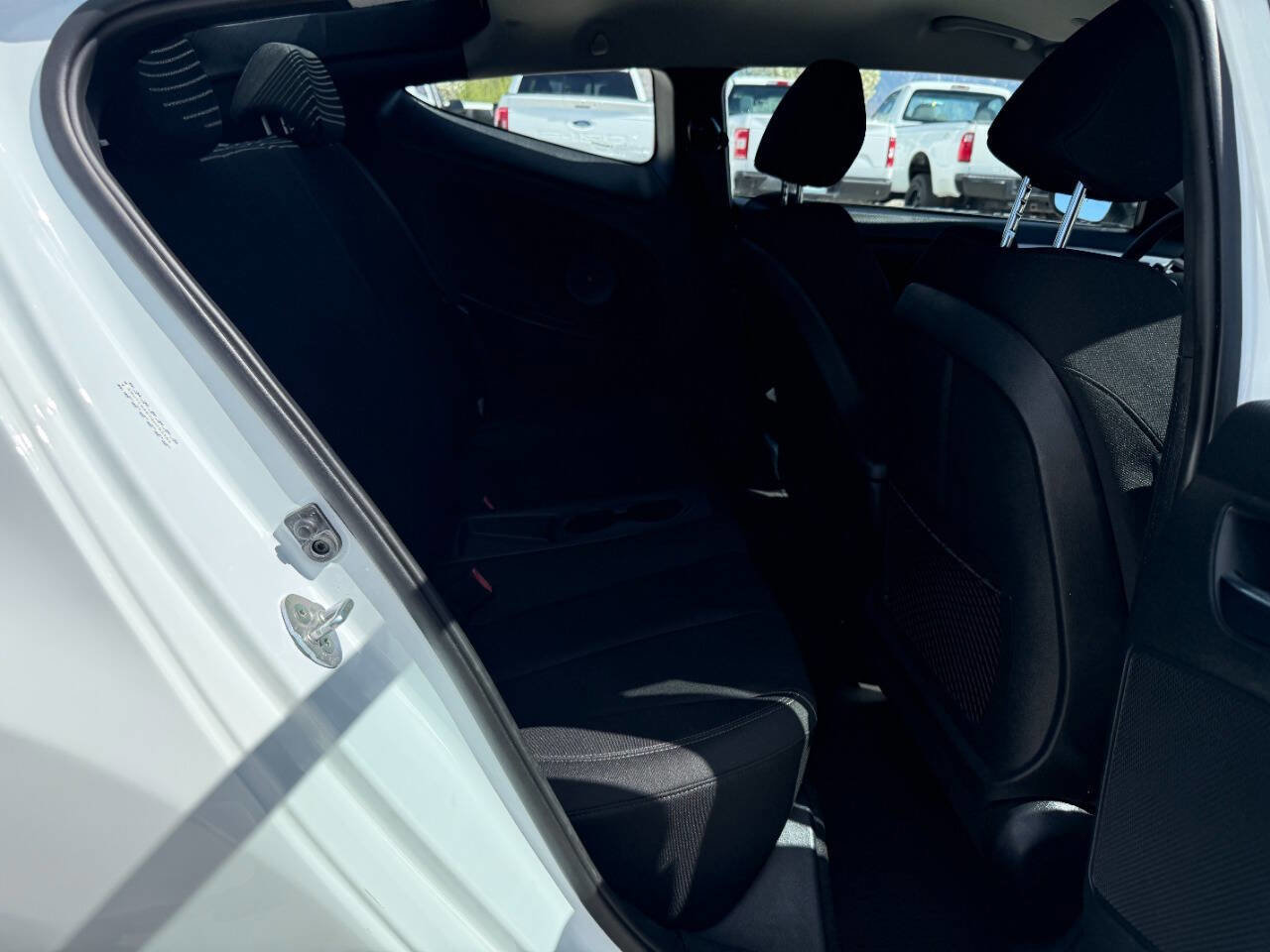 Used 2016 Hyundai Veloster image 18