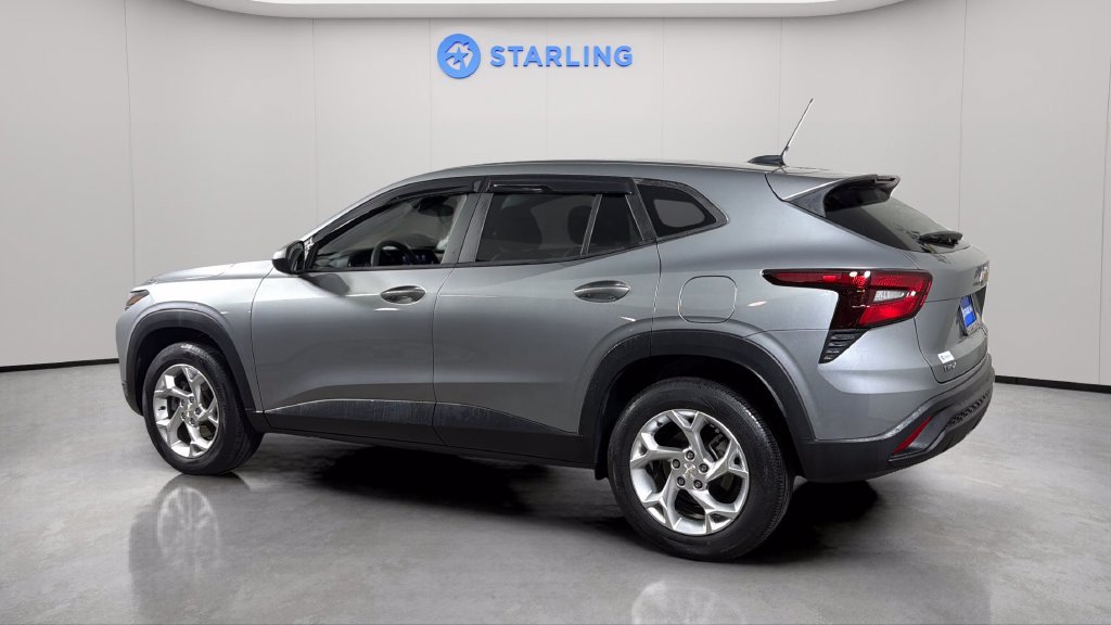 Certified 2024 Chevrolet Trax LS w/ LS Convenience Package FWD image 4