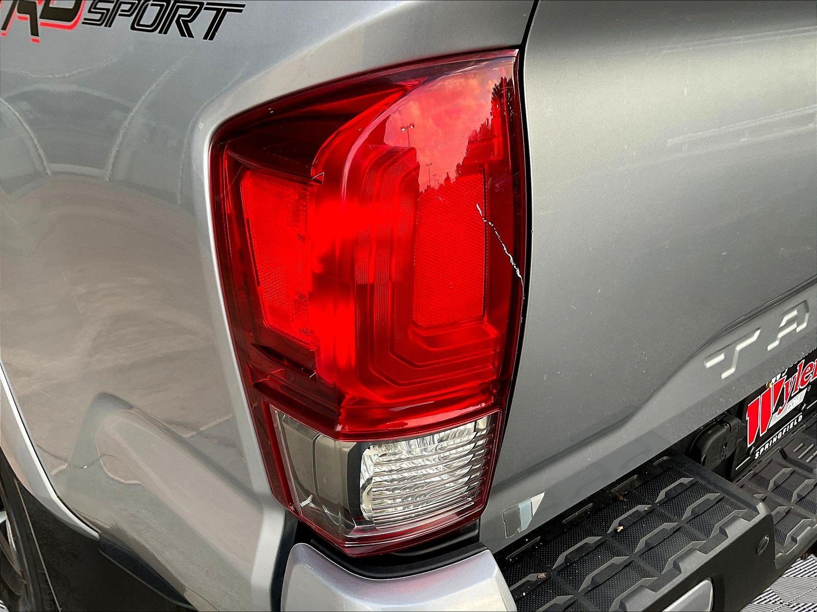 Used 2017 Toyota Tacoma SR5 RWD image 23