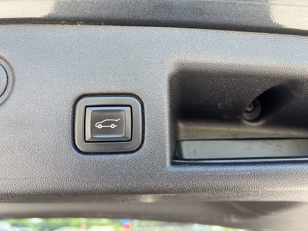 Used 2020 Chevrolet Equinox LT FWD image 6