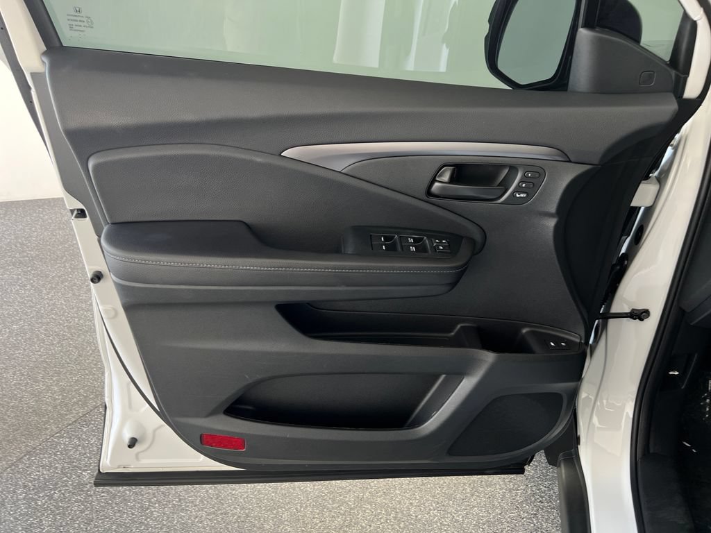 Used 2023 Honda Passport EX-L image 12
