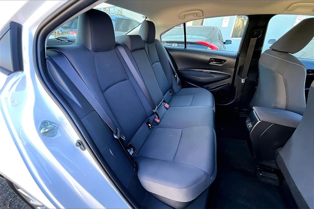 Used 2024 Toyota Corolla LE image 25