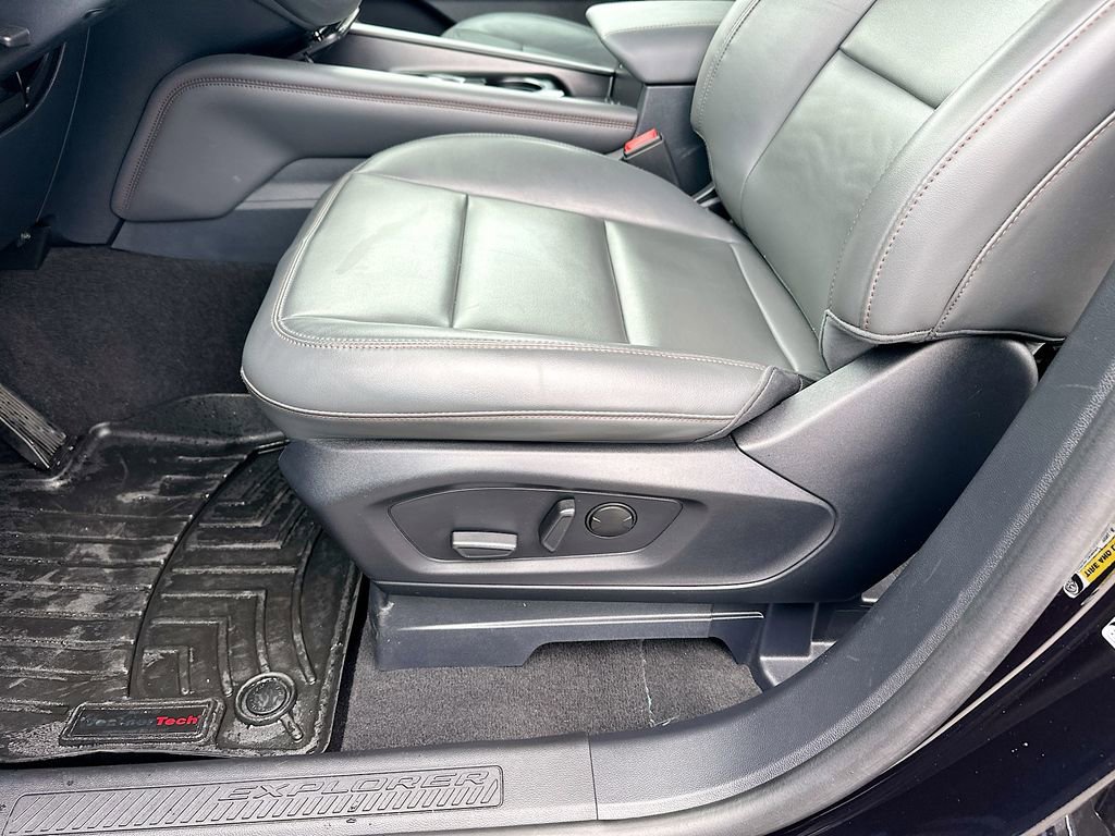 Certified 2025 Ford Explorer Active w/ Active Comfort Package image 9