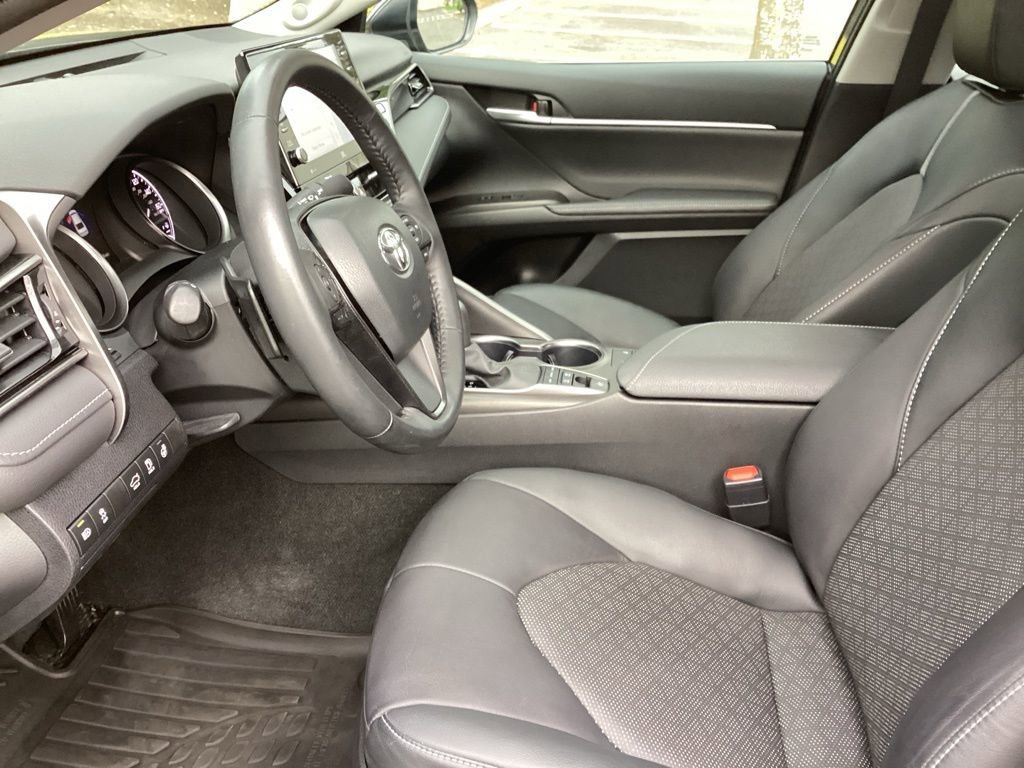 Used 2024 Toyota Camry XSE w/ Navigation Package FWD image 5