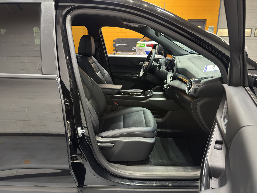 Used 2025 Chevrolet Equinox LT w/ Convenience Package II image 19