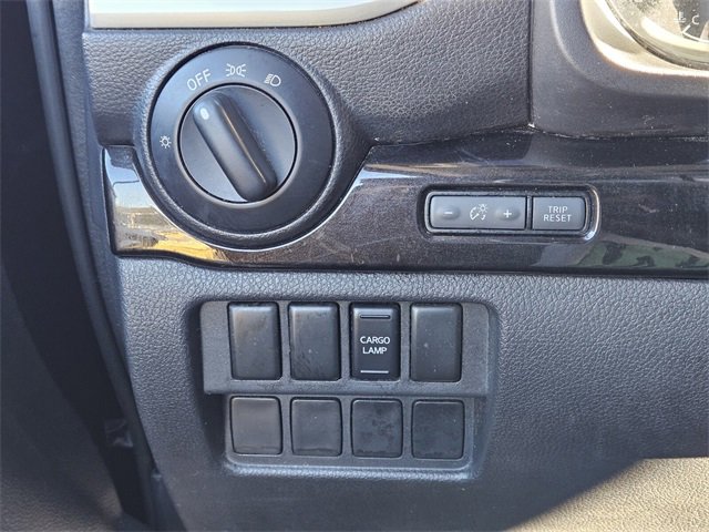 Used 2019 Nissan Titan SV image 30