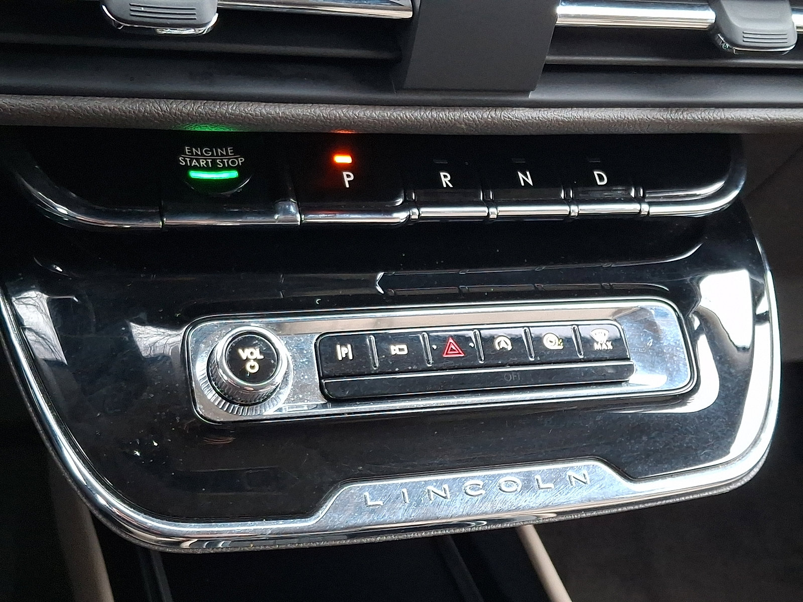 Used 2024 Lincoln Corsair AWD w/ Equipment Group 101A image 15