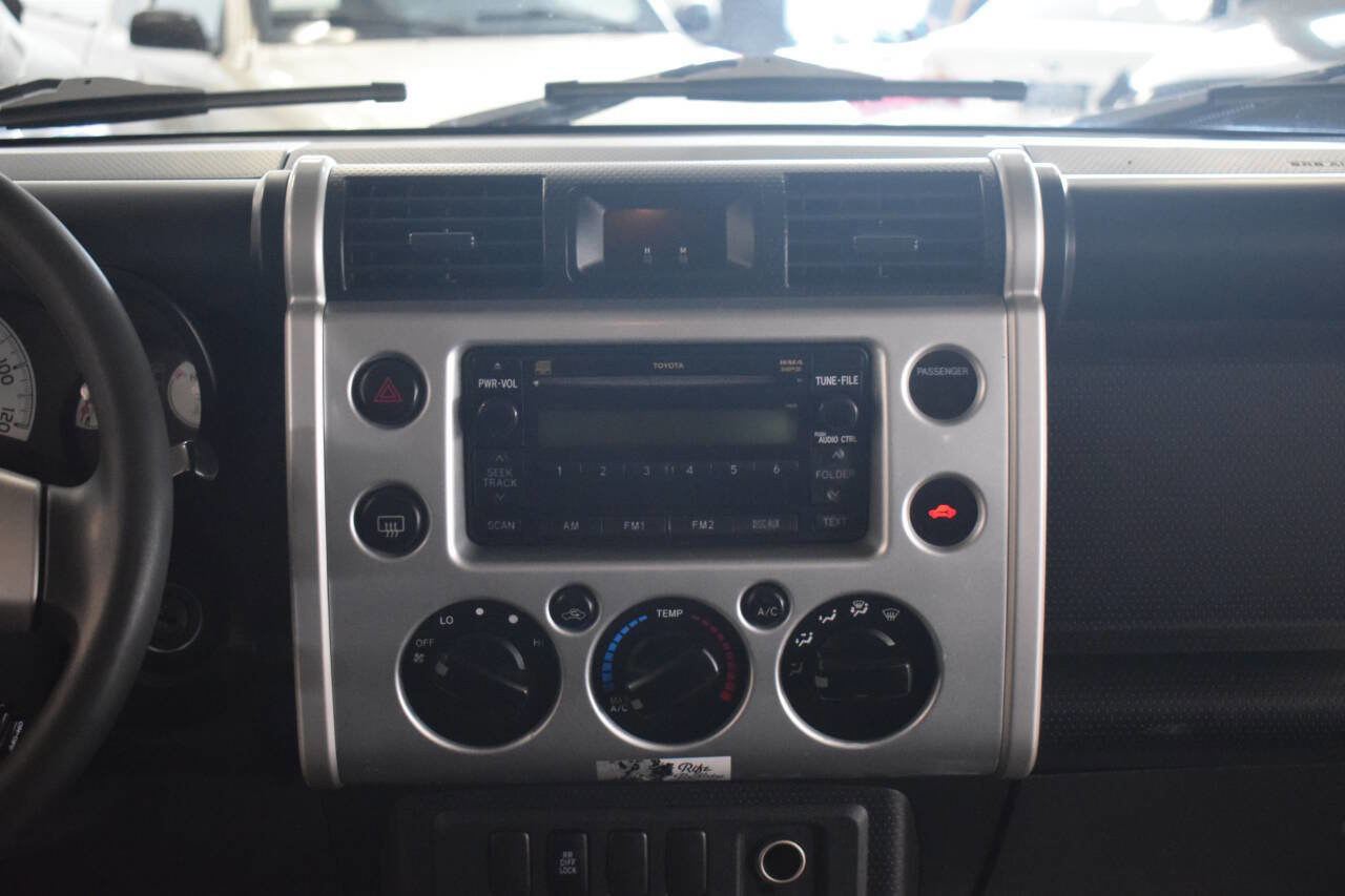Used 2008 Toyota FJ Cruiser 4WD image 45
