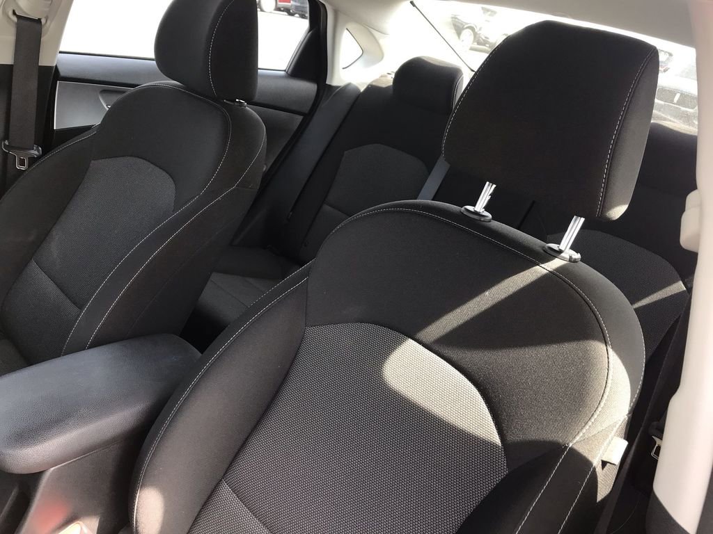 Used 2022 Kia Forte LXS image 11