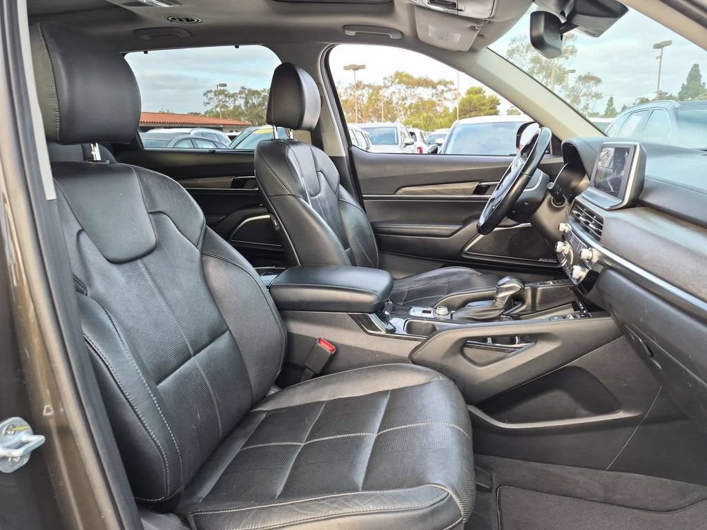 Used 2020 Kia Telluride SX w/ Towing Package FWD image 29