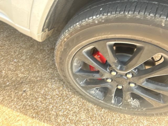Used 2019 Jeep Grand Cherokee Altitude AWD/4WD image 14