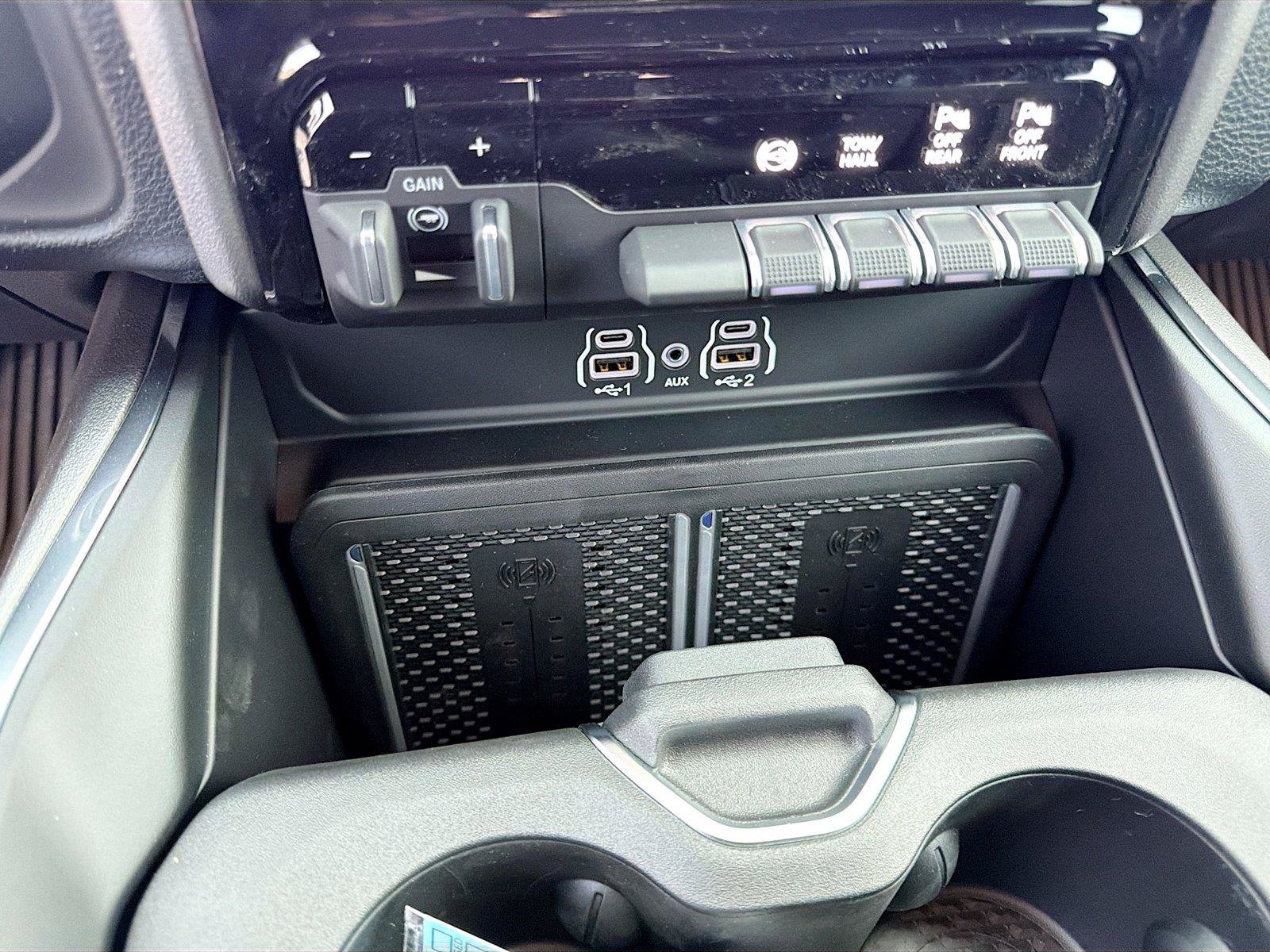 New 2026 RAM 2500 Laramie w/ Sport Appearance Package AWD/4WD image 28