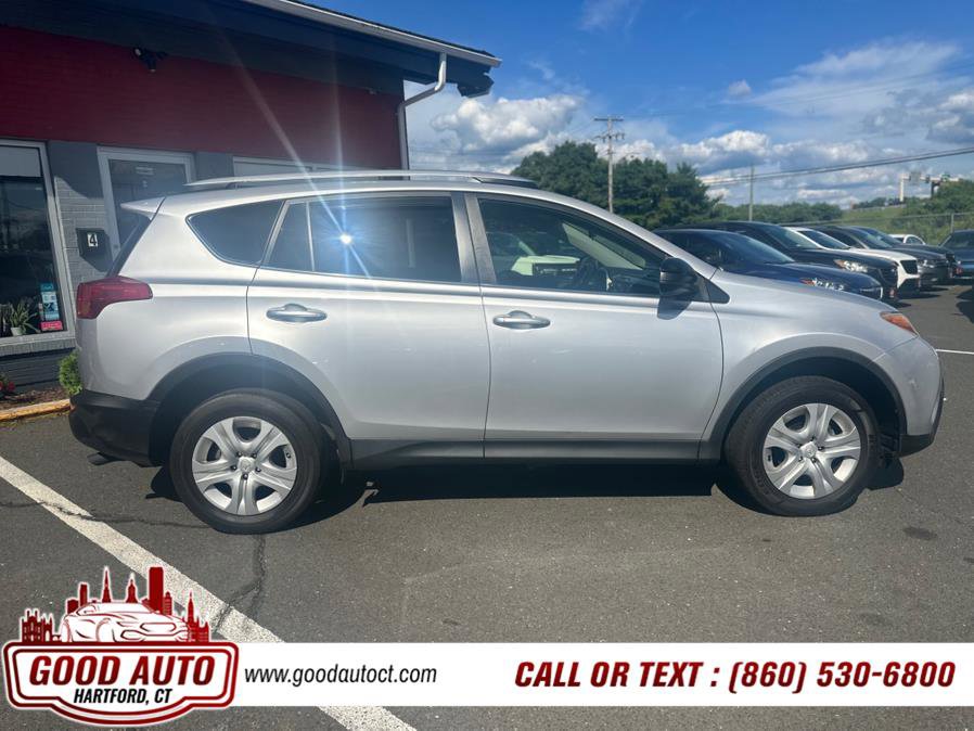 Used 2015 Toyota RAV4 LE image 4