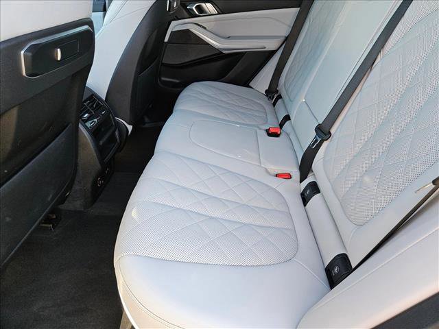Used 2024 BMW X5 xDrive40i w/ Premium Package image 18