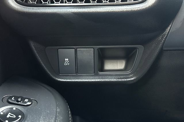 Certified 2026 Honda HR-V LX image 30
