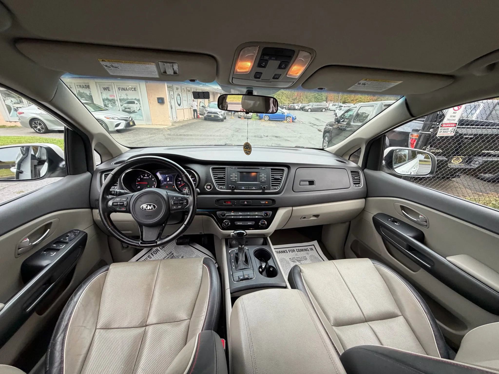 Used 2016 Kia Sedona LX w/ LX Essentials Premium Package image 21