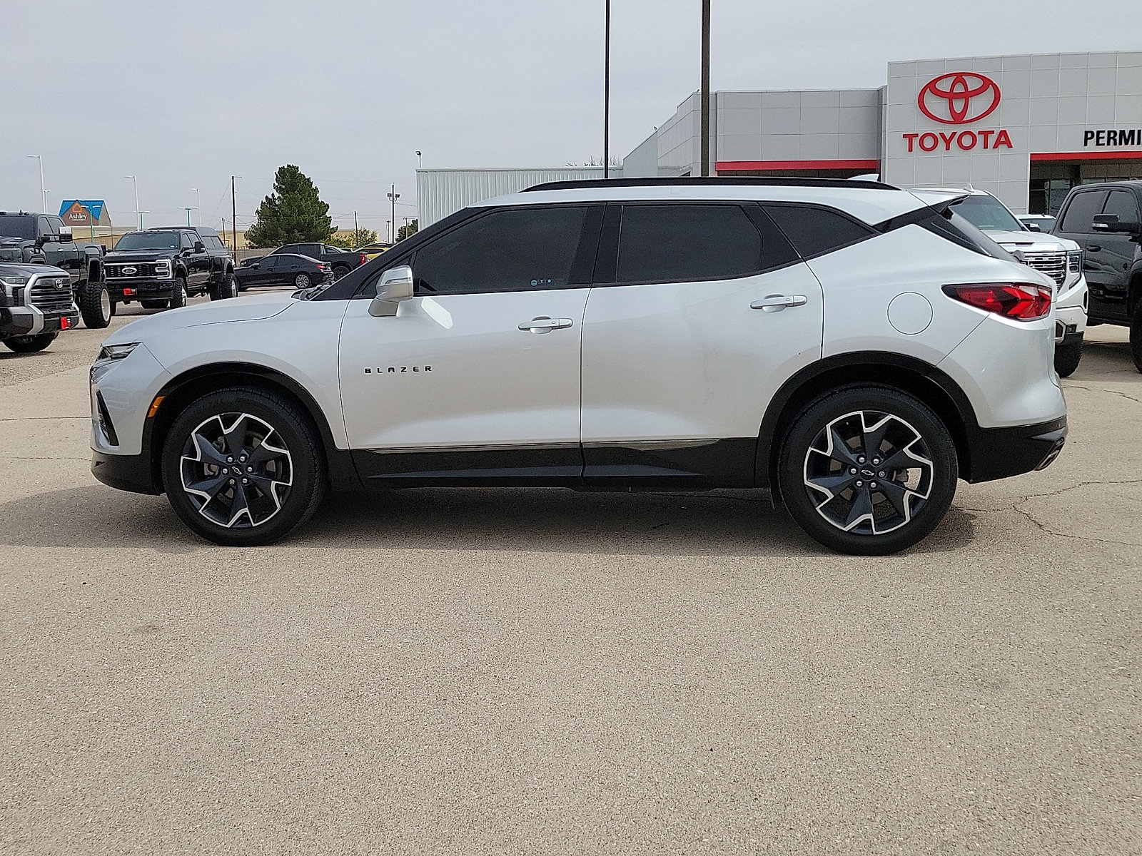 Used 2020 Chevrolet Blazer RS FWD image 2