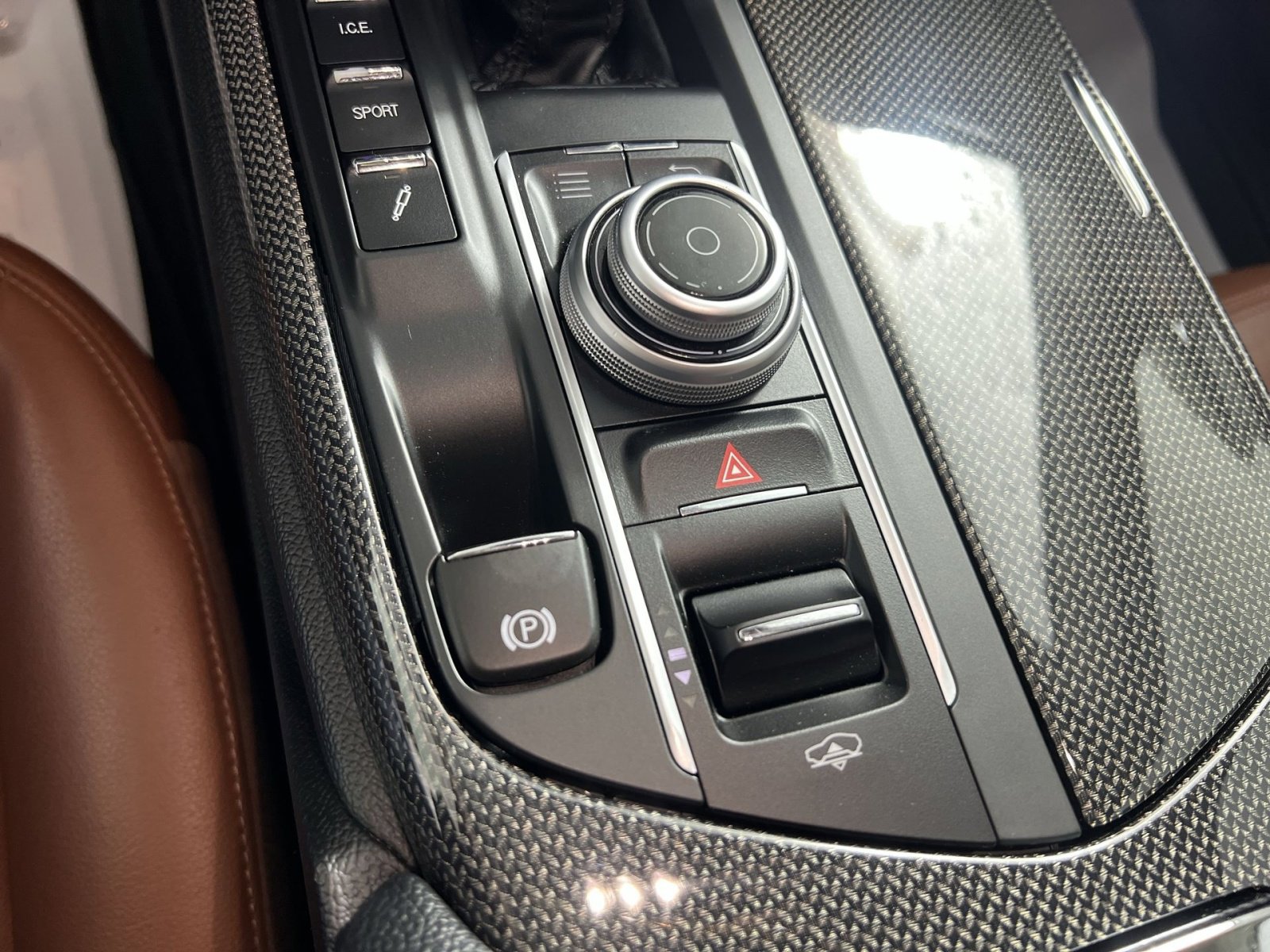 Used 2019 Maserati Levante image 33