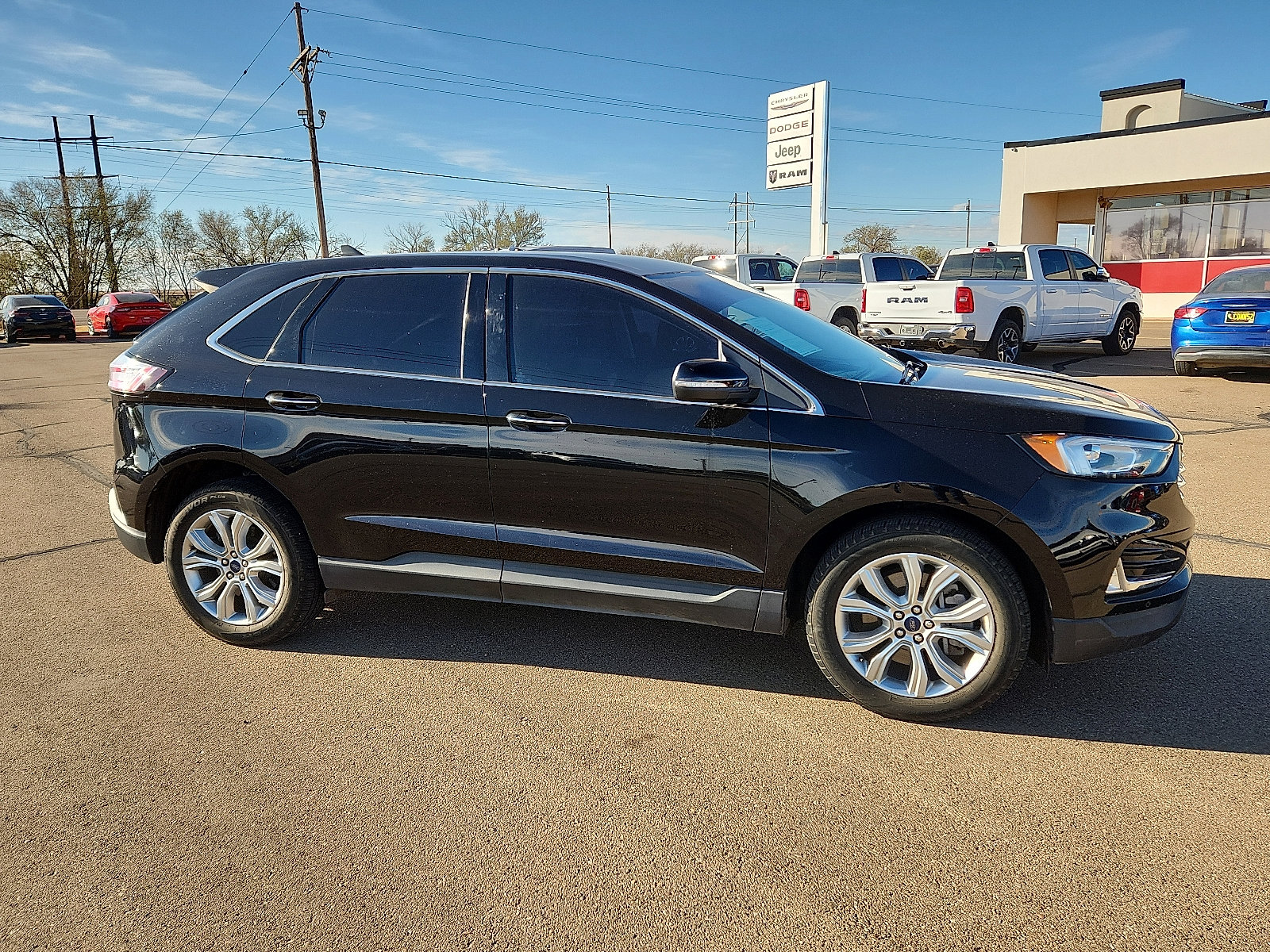 Used 2022 Ford Edge Titanium image 5