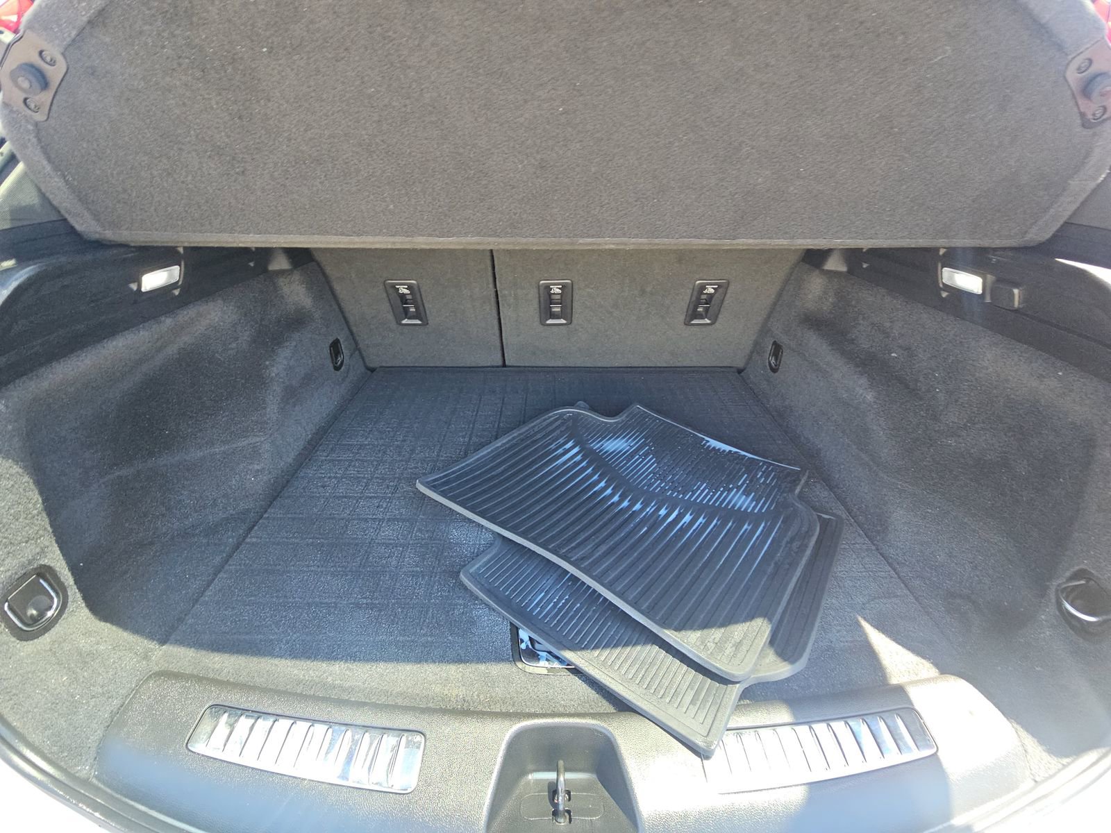 Used 2019 Cadillac XT4 Premium Luxury w/ Driver Awareness Package image 18