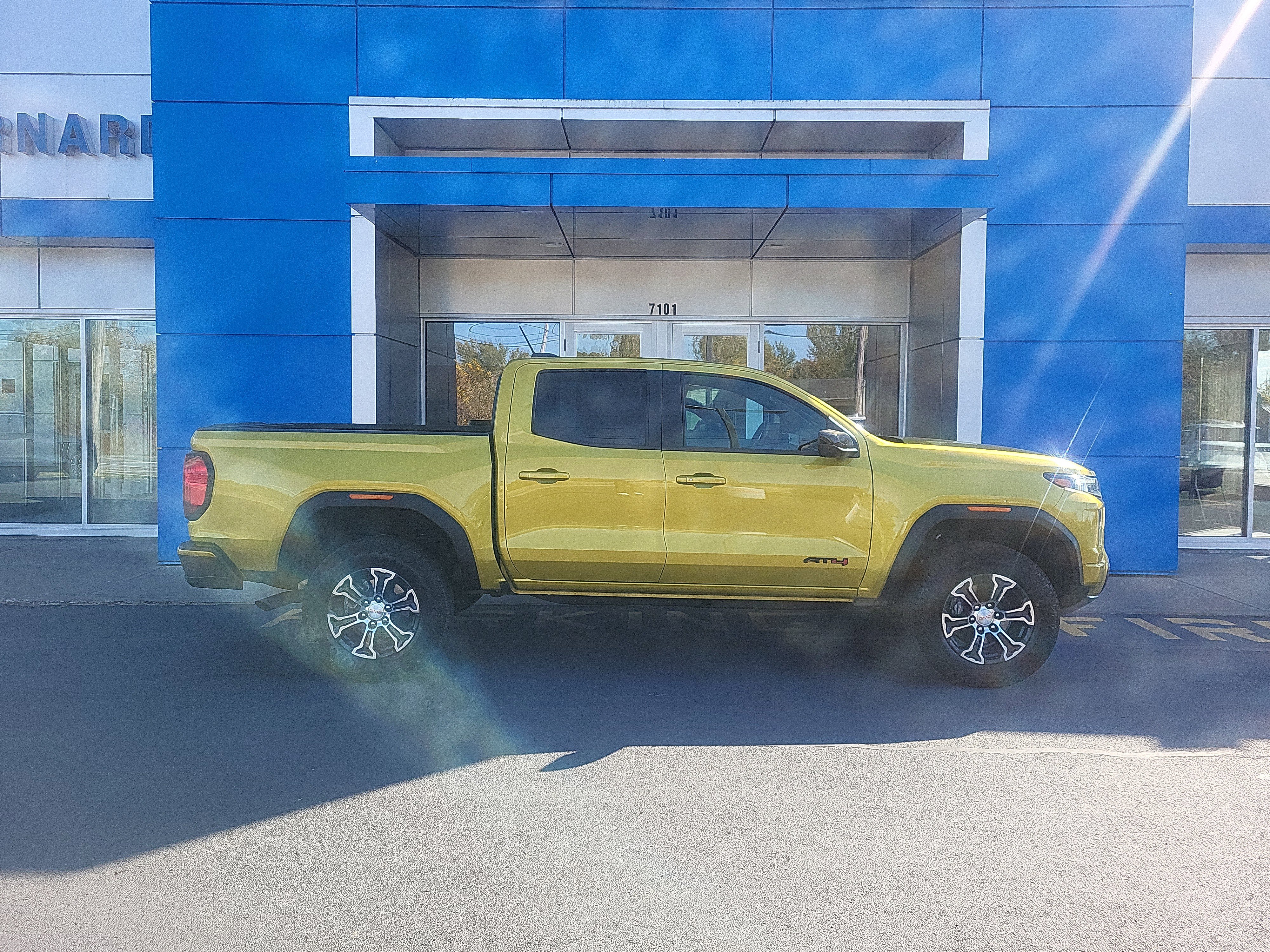 Certified 2023 GMC Canyon AT4 w/ AT4 Premium Package image 16