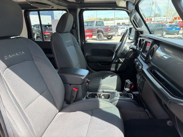 Used 2018 Jeep Wrangler Unlimited Sahara AWD/4WD image 20