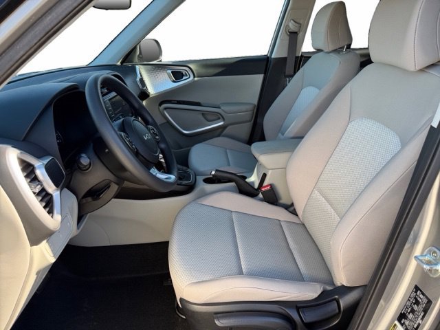 Used 2022 Kia Soul LX FWD image 9