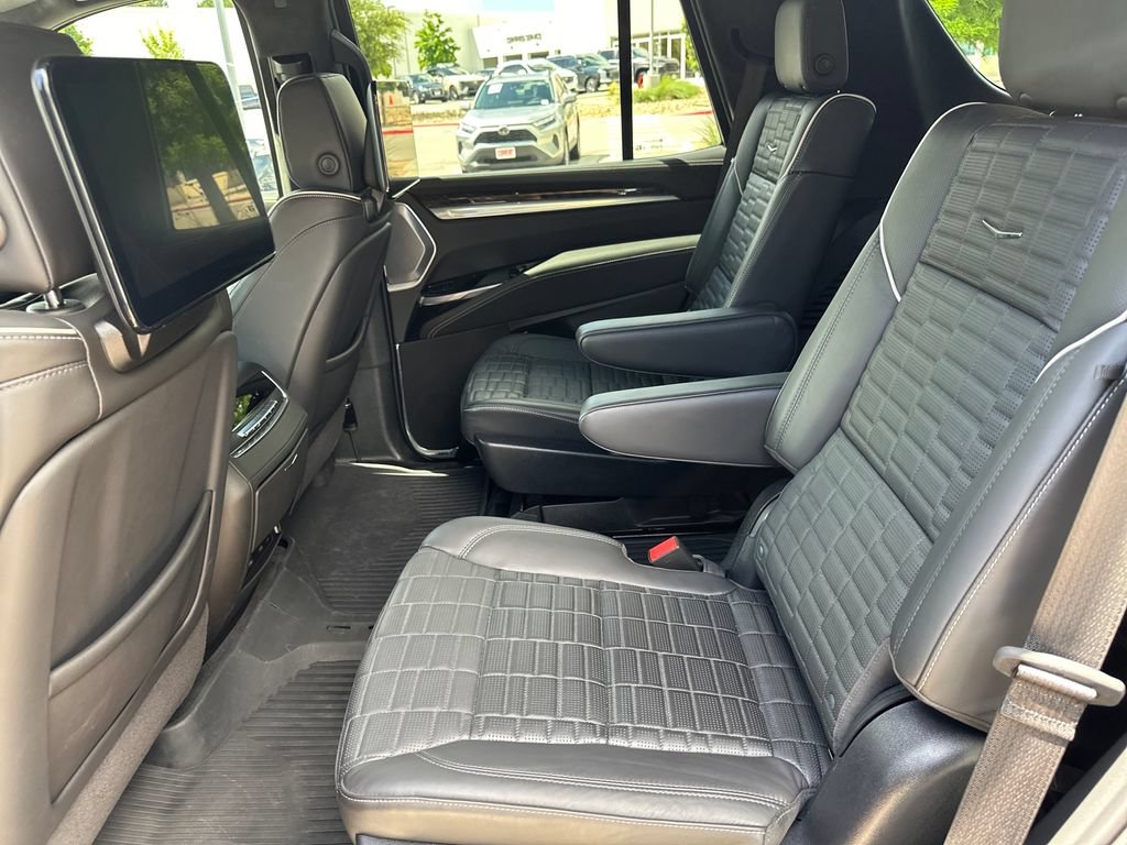 Used 2025 Cadillac Escalade Sport Platinum w/ LPO, ONYX Package RWD image 33
