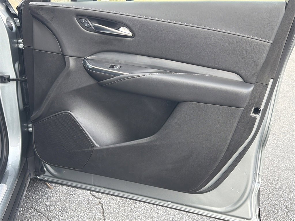 Certified 2025 Cadillac XT4 Premium Luxury image 10